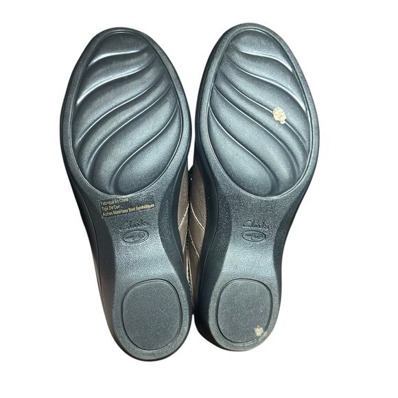 Clarks Metallic Bronze Leather Cross-Strap Slip-Ons - Size 7.5 - Picture 8 of 11